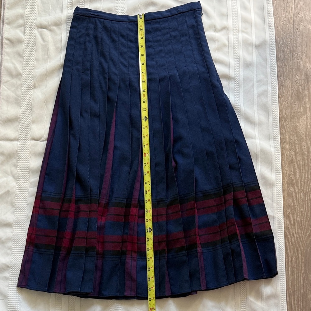 Brooks Brothers Navy and Red A-Line Skirt - Picture 11 of 11